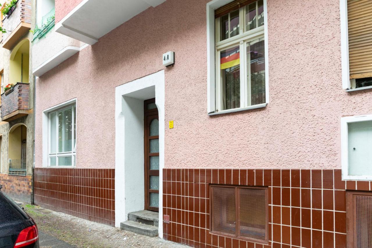 Homaris - Leyke Schillerkiez Neukölln Airfield Tempelhof Appartement
