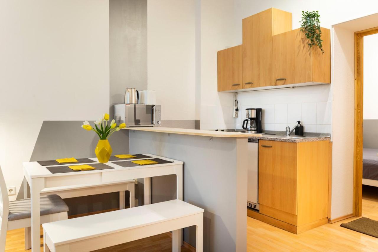 Homaris - Leyke Schillerkiez Neukölln Airfield Tempelhof Appartement Berlijn