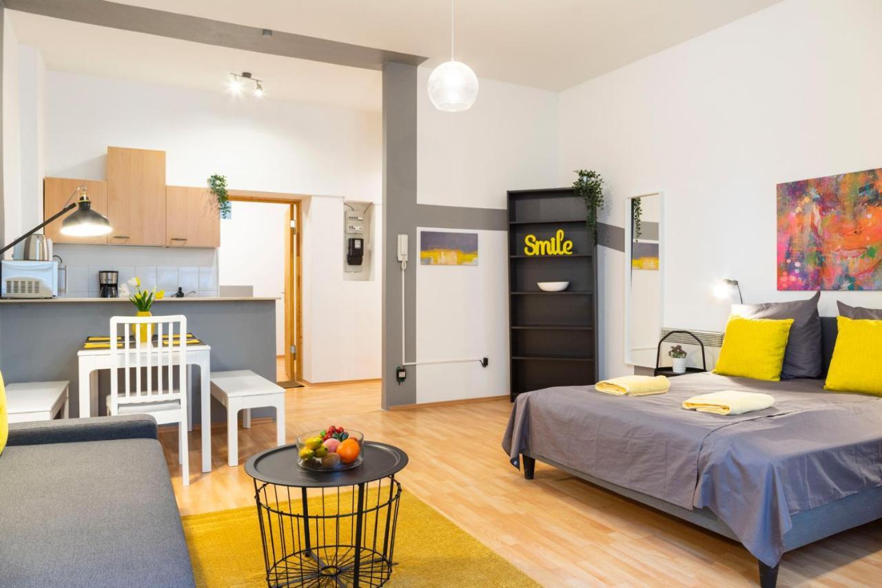 Homaris - Leyke Schillerkiez Neukölln Airfield Tempelhof Appartement